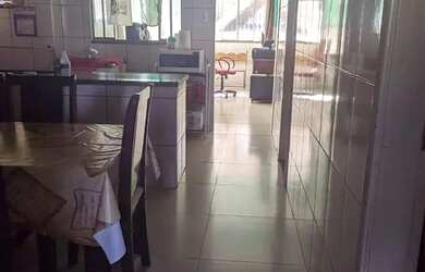 Imagem: A casa possui 2 Dormitórios, 2 Banheiros, 1 Vaga na garagem