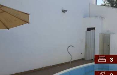 Imagem: A casa em condomínio possui 3 Dormitórios, 2 Banheiros, 1