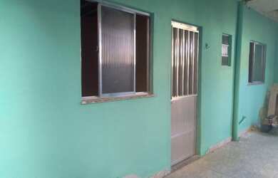 Imagem: A casa possui 1 Dormitório, 1 Banheiro, Varanda e está localizado