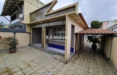 Imagem: A casa em condomínio possui 3 Dormitórios, 2 Banheiros, 5