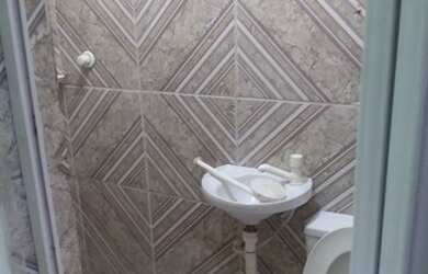 Imagem: A casa possui 3 Dormitórios, 1 Banheiro e está localizado