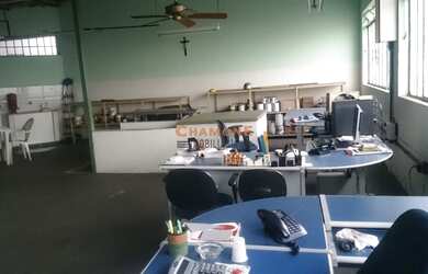 Imagem 14: Casa, loja e galpão. Varanda, 300m² de Área, 2 Banheirose3 Dormitórios