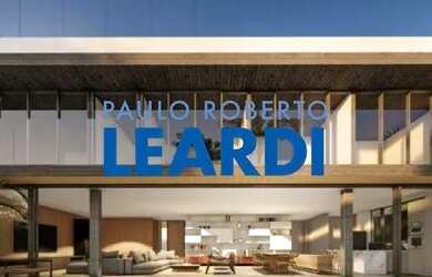 Imagem: A casa em condomínio e possui 4 Dormitórios, 4 Banheiros