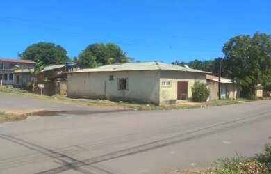 Imagem: A casa possui 3 Dormitórios, 3 Banheiros, 2 Vagas na garagem