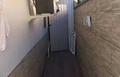 Imagem: A casa possui 3 Dormitórios, 1 Banheiro e está localizado