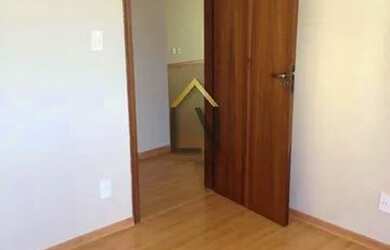 Imagem: O apartamento possui 3 Dormitórios, 1 Banheiro, 1 Vaga na garagem