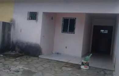 Imagem: A casa possui 2 Dormitórios, 2 Banheiros, 1 Vaga na garagem