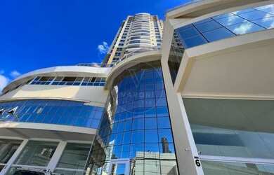 Imagem: O apartamento possui 2 Dormitórios, 2 Banheiros, 2 Vagas na