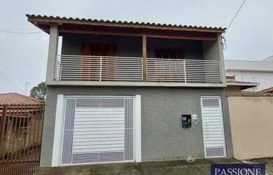 Imagem: A casa possui 2 Dormitórios, 2 Banheiros, 1 Vaga na garagem