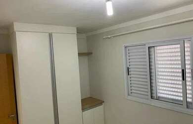 Imagem: O apartamento possui 1 Dormitório, 1 Banheiro, 1 Vaga na garagem