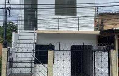 Imagem: A casa possui 5 Dormitórios, 5 Banheiros, 1 Vaga na garagem