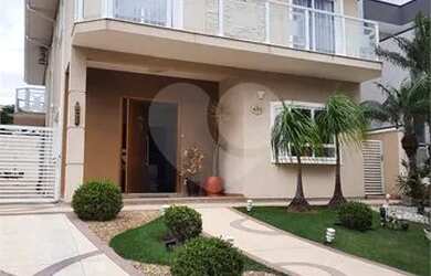 Imagem: A casa em condomínio possui 4 Dormitórios, 5 Banheiros, 2