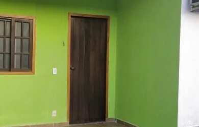 Imagem: A casa possui 2 Dormitórios, 3 Banheiros, 1 Vaga na garagem