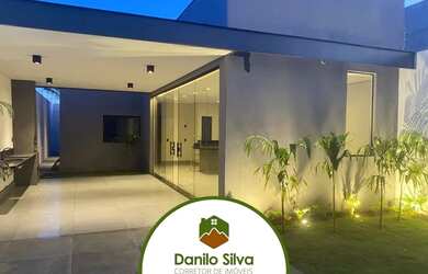 Imagem: A casa possui 3 Dormitórios, 2 Banheiros, 2 Vagas na garagem