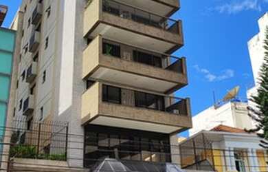 Imagem: O apartamento possui 3 Dormitórios, 1 Banheiro, 1 Vaga na garagem