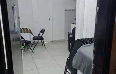 Imagem: O apartamentoe possui 1 Dormitório, 1 Banheiro, 40-0m² de