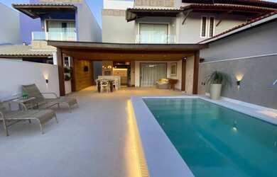 Imagem: A casa em condomínio possui 4 Dormitórios, 4 Banheiros, 12m²