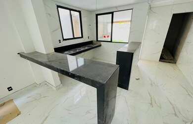 Imagem 13: MARAVILHOSA CASA LUXUOSA COM 03 SUÍTES NO BAIRRO SANTA AMÉLIA