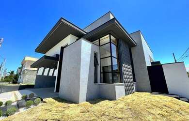 Imagem: A casa em condomínio possui 3 Dormitórios, 3 Banheiros, 4