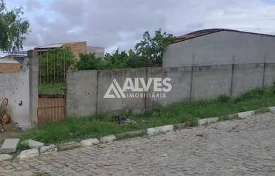 Imagem: O terreno possui 637m² de Área e está localizado em Tomba