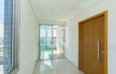 Imagem: O apartamento possui 3 Dormitórios, 2 Banheiros, 3 Vagas na