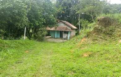 Imagem: A chácara possui 2800m² de Área e está localizado em Guapimirim