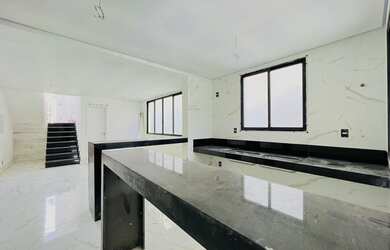 Imagem 15: MARAVILHOSA CASA LUXUOSA COM 03 SUÍTES NO BAIRRO SANTA AMÉLIA