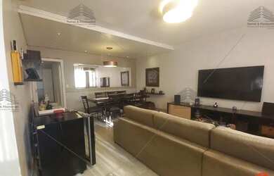 Imagem: A casa possui 3 Dormitórios, 5 Banheiros, 3 Vagas na garagem