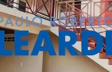 Imagem: A casa possui 2 Dormitórios, 3 Banheiros, 4 Vagas na garagem