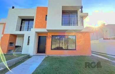 Imagem 4: Casa em Porto Alegre, no bairro Hípica, com 3 dormitório s , e 3 banheiros,...