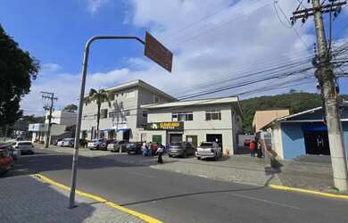 Imagem: O depósito possui 1 Vaga na garagem, 60m² de Área e está