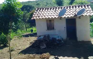 Imagem 8: Sítio em Desterro de Entre Rios - MG - casinha boa linda vista oportunidade...