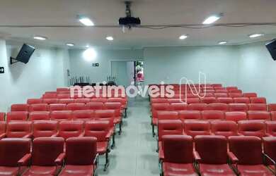 Imagem: O depósito possui 5 Vagas na garagem e 1995m² de Área e está