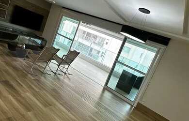 Imagem: O apartamento possui 4 Dormitórios, 5 Banheiros, 3 Vagas na