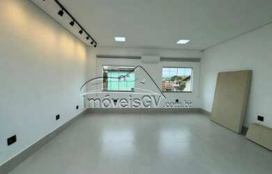 Imagem: A casa possui 3 Dormitórios, 1 Banheiro, 1 Vaga na garagem