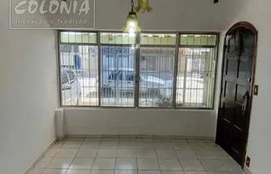 Imagem: A casa possui 2 Dormitórios, 1 Banheiro, 2 Vagas na garagem