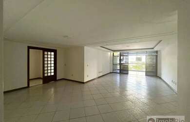 Imagem: O apartamento possui 4 Dormitórios, 5 Banheiros, 2 Vagas na