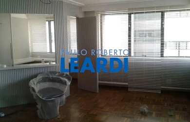 Imagem: O depósito possui 1 Vaga na garagem e 40m² de Área e está