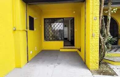 Imagem: O depósito possui 2 Vagas na garagem, 130m² de Área e está