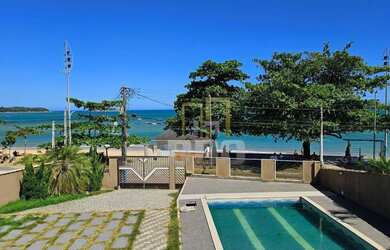 Imagem: A casa possui 5 Dormitórios, 5 Banheiros, 5 Vagas na garagem