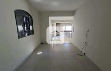 Imagem: A casa possui 3 Dormitórios, 1 Banheiro, 200m² de Área e