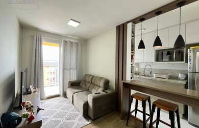 Imagem: O apartamento possui 2 Dormitórios, 1 Banheiro, 1 Vaga na garagem