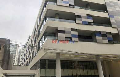 Imagem: O depósito possui 5 Vagas na garagem e 3028m² de Área e está