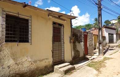 Imagem: A casa possui 2 Dormitórios, 1 Banheiro, 80m² de Área e