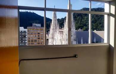 Imagem: O depósito possui 240m² de Área e está localizado em Centro