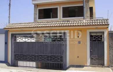 Imagem: A casa possui 3 Dormitórios, 4 Banheiros, 4 Vagas na garagem