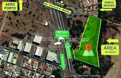 Imagem: O terreno possui 31000m² de Área e está localizado em Jardim