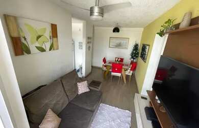 Imagem: A casa possui 2 Dormitórios, 2 Banheiros, 1 Vaga na garagem