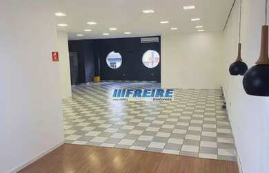 Imagem: O depósito possui 391m² de Área e está localizado em Barcelona