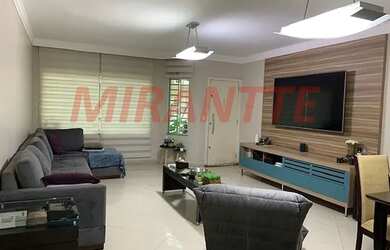 Imagem: A casa possui 3 Dormitórios, 5 Banheiros, 3 Vagas na garagem